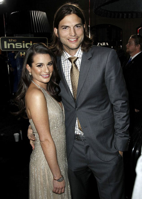 Chồng Demi Moore lộ liễu "soi" ngực Lea Michele ảnh 8 Mới đây, Demi Moore đã chính thức thông báo cô sẽ ly dị Ashton Kutcher sau khi biết tin chồng phản bội mình, qua lại với cô gái tên Sara Leal.