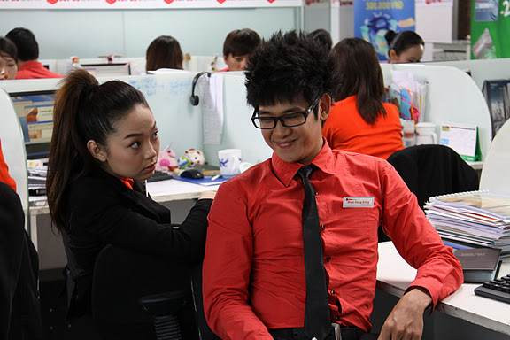 Khác với hình ảnh lạnh lùng của Nam trong Những nụ hôn rực rỡ, hay vẻ bất cần đời như Quốc - chàng công tử chịu chơi trong Cổng mặt trời, Tết này khán giả yêu thích điện ảnh sẽ được gặp lại Phùng Ngọc Huy với một hình ảnh hoàn toàn mới.