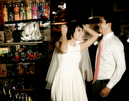 Sau lần cạo trọc đầu vì nghệ thuật, Bảo Trúc giờ trung thành với kiểu tóc ngắn rất đáng yêu. Sau lần cạo trọc đầu vì nghệ thuật, Bảo Trúc giờ trung thành với kiểu tóc ngắn rất đáng yêu.