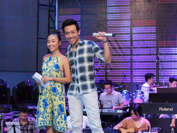 Xác định đêm chung kết chỉ như là một đêm biểu diễn chứ không còn là thi thố, nên Đoan Trang và Trấn Thành rất thoải mái. Họ cho biết, không còn cảm thấy áp lực như những tuần đầu tiên. Tuần qua, cả hai dành rất nhiều thời gian tập luyện và bây giờ họ đã sẵn sàng cho đêm chung kết. Xác định đêm chung kết chỉ như là một đêm biểu diễn chứ không còn là thi thố, nên Đoan Trang và Trấn Thành rất thoải mái. Họ cho biết, không còn cảm thấy áp lực như những tuần đầu tiên. Tuần qua, cả hai dành rất nhiều thời gian tập luyện và bây giờ họ đã sẵn sàng cho đêm chung kết.