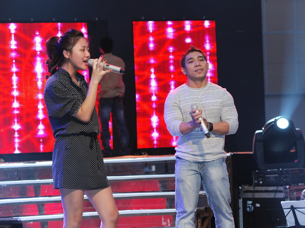 Xuất hiện một số cặp đôi bị loại từ những tuần trước đó như: cặp của Phạm Văn Mách – Văn Mai Hương... Xuất hiện một số cặp đôi bị loại từ những tuần trước đó như: cặp của Phạm Văn Mách – Văn Mai Hương...