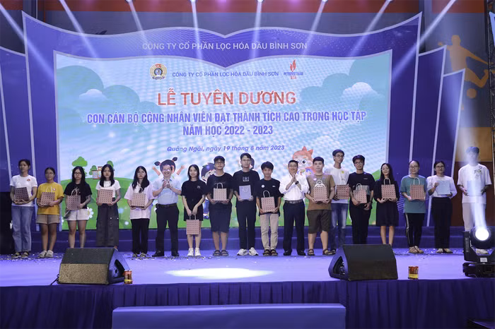 Năm học 2022 -2023, con em cán bộ công nhân viên BSR có 1.323 bạn đạt danh hiệu học sinh giỏi, học sinh xuất sắc và 173 em đạt danh hiệu học sinh khá.