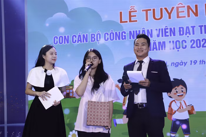 Em Dương Nguyễn Khánh Tường - học sinh lớp 10 Trường Trung học phổ thông chuyên Lê Khiết chia sẻ về cách vượt qua áp lực trong học tập.
