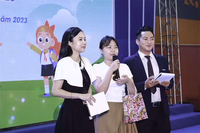 Em Nguyễn Mỹ Duyên - học sinh lớp 10 Trường Trung học phổ thông chuyên Lê Khiết chia sẻ kinh nghiệm học tập của bản thân.