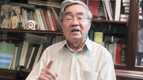 GS.TS Phạm Minh Hạc từng giữ các chức vụ: Viện trưởng Viện Khoa học Giáo dục; Thứ trưởng Thứ nhất Bộ Giáo dục và Đào tạo; Bộ trưởng Bộ Giáo dục (tháng 2 năm 1987 - tháng 3 năm 1990); Phó ban Thứ nhất Ban Khoa giáo Trung ương. >>Chùm ảnh: Bộ trưởng Phạm Vũ Luận thăm Lớp học Hy vọng >>Những hình ảnh xúc động về "lớp học tật nguyền" của bà lão 80 tuổi >>NHỮNG BỨC ẢNH ĐEN TRẮNG QUÝ HIẾM VỀ HỌC SINH THỜI CHIẾN >>Chùm ảnh: Bộ trưởng Phạm Vũ Luận đánh trống khai giảng năm học mới >>Phát sốt vì 4 nữ giáo viên xinh đẹp >>Hoa khôi ĐH Thương Mại 2012 duyên dáng áo dài GS.TS Phạm Minh Hạc từng giữ các chức vụ: Viện trưởng Viện Khoa học Giáo dục; Thứ trưởng Thứ nhất Bộ Giáo dục và Đào tạo; Bộ trưởng Bộ Giáo dục (tháng 2 năm 1987 - tháng 3 năm 1990); Phó ban Thứ nhất Ban Khoa giáo Trung ương. >>Chùm ảnh: Bộ trưởng Phạm Vũ Luận thăm Lớp học Hy vọng >>Những hình ảnh xúc động về "lớp học tật nguyền" của bà lão 80 tuổi >>NHỮNG BỨC ẢNH ĐEN TRẮNG QUÝ HIẾM VỀ HỌC SINH THỜI CHIẾN >>Chùm ảnh: Bộ trưởng Phạm Vũ Luận đánh trống khai giảng năm học mới >>Phát sốt vì 4 nữ giáo viên xinh đẹp >>Hoa khôi ĐH Thương Mại 2012 duyên dáng áo dài