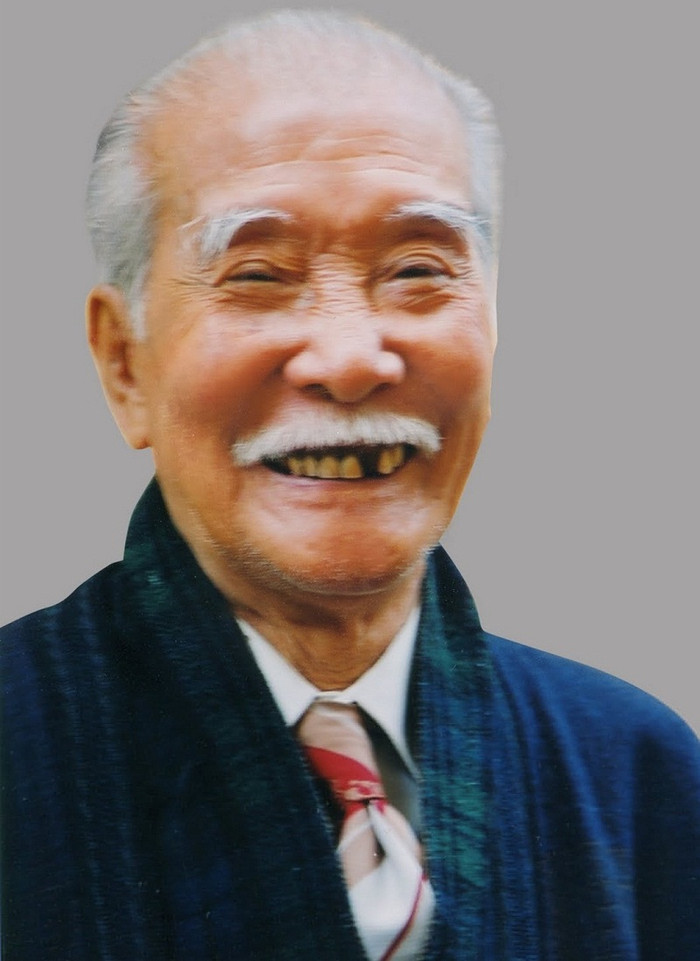 Năm 1996, GS Vũ Đình Hòe được Nhà nước tặng thưởng Huân chương Độc lập hạng Nhất. >>Chùm ảnh: Bộ trưởng Phạm Vũ Luận thăm Lớp học Hy vọng >>Những hình ảnh xúc động về "lớp học tật nguyền" của bà lão 80 tuổi >>NHỮNG BỨC ẢNH ĐEN TRẮNG QUÝ HIẾM VỀ HỌC SINH THỜI CHIẾN >>Chùm ảnh: Bộ trưởng Phạm Vũ Luận đánh trống khai giảng năm học mới >>Phát sốt vì 4 nữ giáo viên xinh đẹp >>Hoa khôi ĐH Thương Mại 2012 duyên dáng áo dài Năm 1996, GS Vũ Đình Hòe được Nhà nước tặng thưởng Huân chương Độc lập hạng Nhất. >>Chùm ảnh: Bộ trưởng Phạm Vũ Luận thăm Lớp học Hy vọng >>Những hình ảnh xúc động về "lớp học tật nguyền" của bà lão 80 tuổi >>NHỮNG BỨC ẢNH ĐEN TRẮNG QUÝ HIẾM VỀ HỌC SINH THỜI CHIẾN >>Chùm ảnh: Bộ trưởng Phạm Vũ Luận đánh trống khai giảng năm học mới >>Phát sốt vì 4 nữ giáo viên xinh đẹp >>Hoa khôi ĐH Thương Mại 2012 duyên dáng áo dài