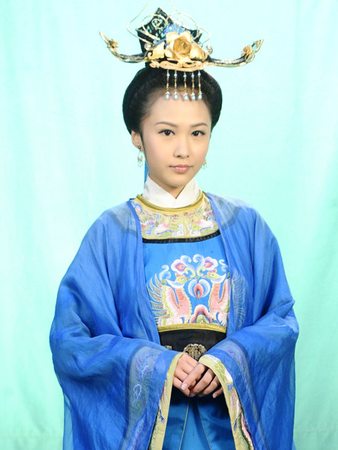 Tạo hình với vẻ đẹp thanh thoát của Thang Di trong vai Chu Nguyệt Tiên. Tạo hình với vẻ đẹp thanh thoát của Thang Di trong vai Chu Nguyệt Tiên.