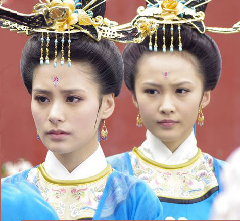 Luôn ở phía sau giúp Tạ Dao Hoàn phá án. Luôn ở phía sau giúp Tạ Dao Hoàn phá án.