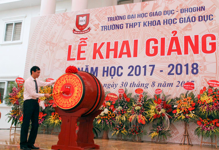 Ai cho Đại học Giáo dục mở trường phổ thông, thu tiền gấp 40 lần trường công?