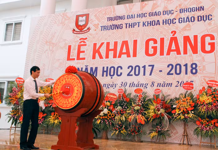 Ai cho Đại học Giáo dục mở trường phổ thông, thu tiền gấp 40 lần trường công?