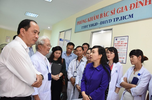 Những nỗ lực của ngành y thời gian qua được đông đảo nhân dân đánh giá cao.