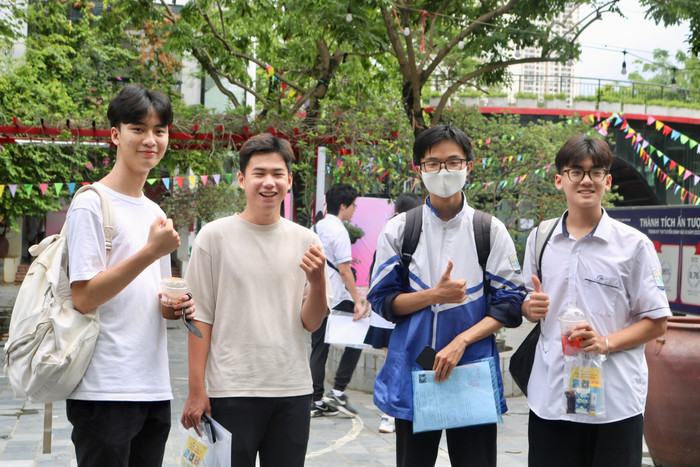 Thí sinh Hà Nội dự thi tốt nghiệp trung học phổ thông năm 2024. Ảnh: Doãn Nhàn Thí sinh Hà Nội dự thi tốt nghiệp trung học phổ thông năm 2024. Ảnh: Doãn Nhàn