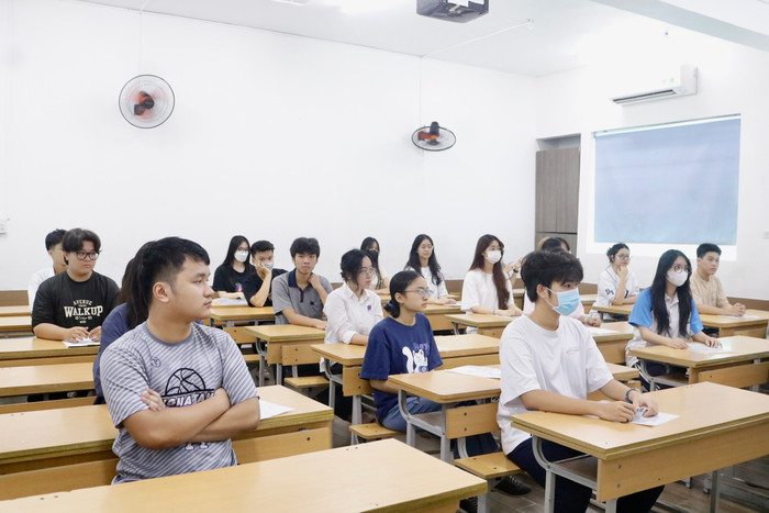 Sáng nay, hơn 1 triệu thí sinh cả nước làm bài thi Ngữ văn - môn thi đầu tiên trong kỳ thi tốt nghiệp trung học phổ thông 2024. Ảnh: Doãn Nhàn gdvn-thi-tn-2024 (8).jpg