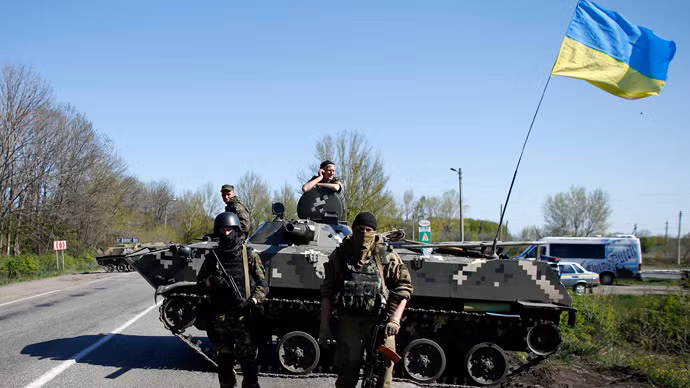 Các lực lượng quân sự Ukraine tập kết ở phía Đông Slaviansk.