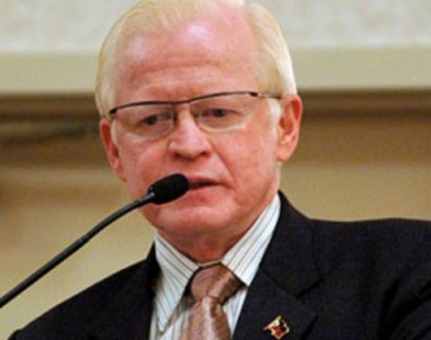 Đại sứ Philippines tại Mỹ Jose Cuisia Jr. Đại sứ Philippines tại Mỹ Jose Cuisia Jr.