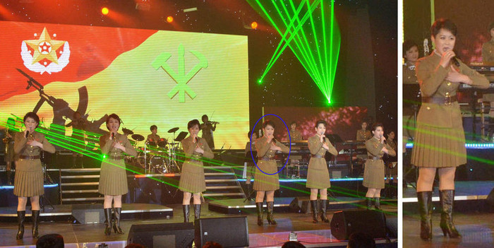 Ryu Jin-ah (phải) tái xuất, xóa tin đồn cô bị Đệ nhất phu nhân tống giam. Ryu Jin-ah (phải) tái xuất, xóa tin đồn cô bị Đệ nhất phu nhân tống giam.