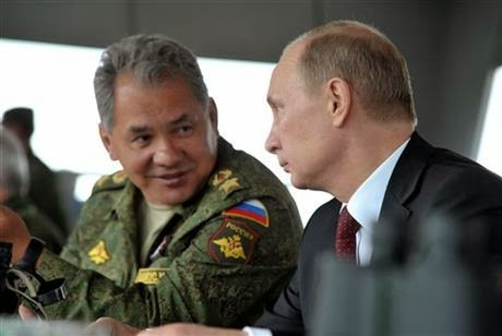 Bộ trưởng Quốc phòng Nga Sergei Shoigu và Tổng thống Vladimir Putin. Bộ trưởng Quốc phòng Nga Sergei Shoigu và Tổng thống Vladimir Putin.