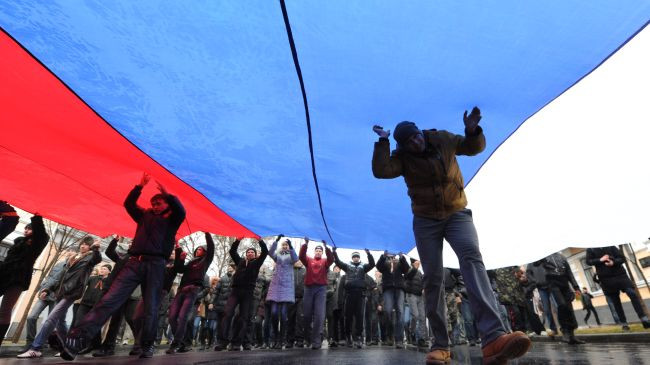 Khủng hoảng Ukraine và việc Nga sáp nhập Crimea được các đối tác của Mỹ ở châu Á xem như phép thử đối với Washington, liệu Mỹ có khoanh tay ngồi nhìn một khi Trung Quốc bành trướng lãnh thổ như đã từng làm với Ukraine? Khủng hoảng Ukraine và việc Nga sáp nhập Crimea được các đối tác của Mỹ ở châu Á xem như phép thử đối với Washington, liệu Mỹ có khoanh tay ngồi nhìn một khi Trung Quốc bành trướng lãnh thổ như đã từng làm với Ukraine?