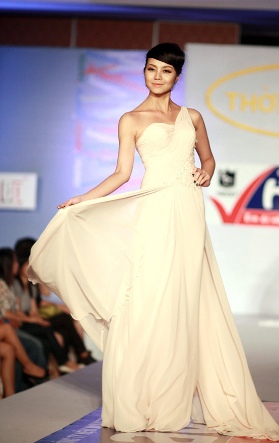 Top 10 Siêu mẫu 2011, Trần Thị Kiều Ngân.