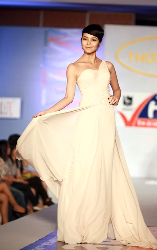 Top 10 Siêu mẫu 2011, Trần Thị Kiều Ngân.