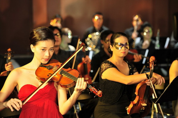 Ngô Thanh Vân kiêu sa trong MV Dạ khúc cho tình nhân của Mr Đàm. Ngô Thanh Vân kiêu sa trong MV Dạ khúc cho tình nhân của Mr Đàm.