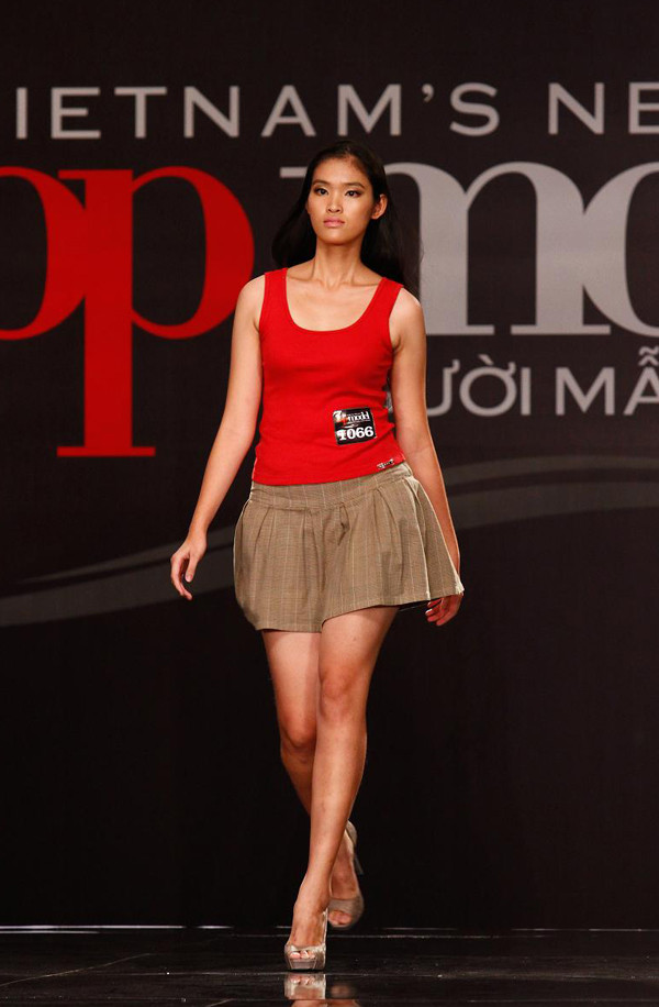 Tiết lộ thú vị về 21 ứng viên Next Top Model ảnh 1 Phương Nghi là người cao nhất cuộc thi năm nay. Cô cao 181cm.