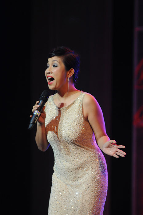 Mỹ Linh cũng dành được nhiều tình cảm của khán giả khi hát về mùa thu Hà Nội Mỹ Linh cũng dành được nhiều tình cảm của khán giả khi hát về mùa thu Hà Nội