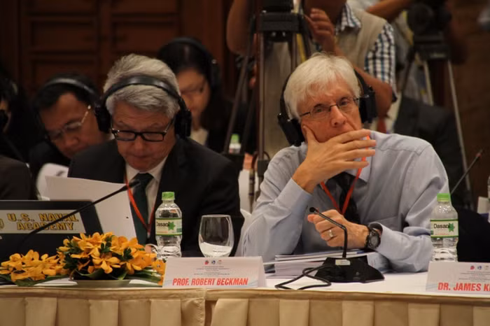 Các học giả đặc biệt nhấn mạnh rằng trong bối cảnh tình hình Biển Đông căng thẳng và có nhiều biến động hiện nay, các bên liên quan cần nỗ lực kiềm chế, không thực hiện các chính sách đơn phương làm thay đổi nguyên trạng tại Biển Đông. Ảnh Thủy Linh