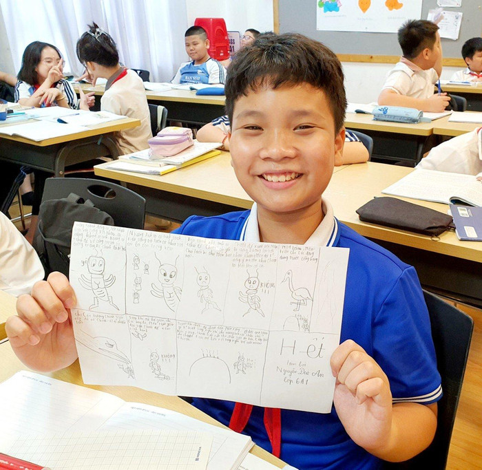 Học sinh Nguyễn Đức An hào hứng chia sẻ về tác phẩm của mình. Học sinh Nguyễn Đức An hào hứng chia sẻ về tác phẩm của mình.