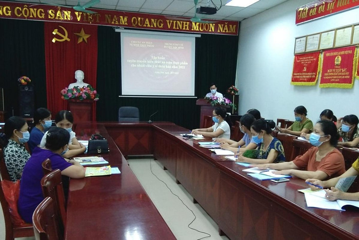 Toàn cảnh lớp tập huấn tuyên truyền kiến thức an toàn thực phẩm. Ảnh: soyt.langson.gov.vn