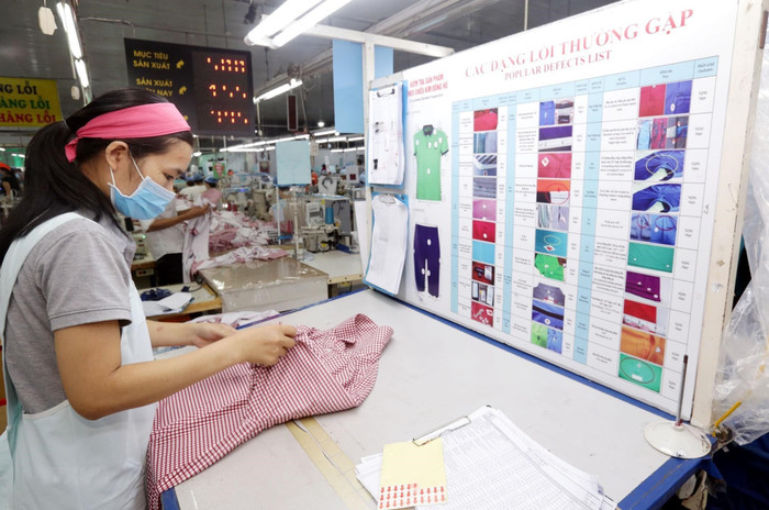 Chương trình đặt mục tiêu đến năm 2030, giảm 7-10% mức tiêu hao nguyên nhiên vật liệu của các ngành sản xuất chính như dệt may, thép, nhựa...Ảnh minh họa: Vietnamplus Chương trình đặt mục tiêu đến năm 2030, giảm 7-10% mức tiêu hao nguyên nhiên vật liệu của các ngành sản xuất chính như dệt may, thép, nhựa...Ảnh minh họa: Vietnamplus