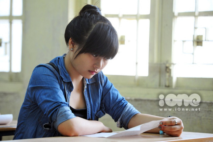 Bạn Nguyễn Thị Yến dự thi khoa Kiến Trúc, ĐH Xây Dựng. ĐÁP ÁN CHÍNH THỨC CỦA BỘ GIÁO DỤC: TOÀN BỘ ĐÁP ÁN ĐH KHỐI B 2012 -TOÀN BỘ ĐÁP ÁN ĐH KHỐI A 2012 - TOÀN BỘ ĐÁP ÁN ĐH TOÁN, VĂN KHỐI D 2012 -TOÀN BỘ ĐÁP ÁN ĐH KHỐI C 2012 - ĐÁP ÁN ĐH CÁC MÔN NGOẠI NGỮ KHỐI D 2012