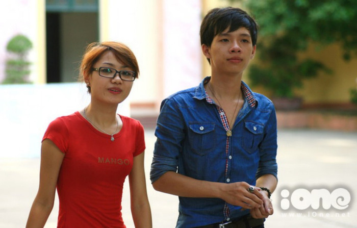 Bạn nữ Triệu Phương Linh thi khoa Công tác xã hội trường Đại học Công đoàn. ĐÁP ÁN CHÍNH THỨC CỦA BỘ GIÁO DỤC: TOÀN BỘ ĐÁP ÁN ĐH KHỐI B 2012 -TOÀN BỘ ĐÁP ÁN ĐH KHỐI A 2012 - TOÀN BỘ ĐÁP ÁN ĐH TOÁN, VĂN KHỐI D 2012 -TOÀN BỘ ĐÁP ÁN ĐH KHỐI C 2012 - ĐÁP ÁN ĐH CÁC MÔN NGOẠI NGỮ KHỐI D 2012