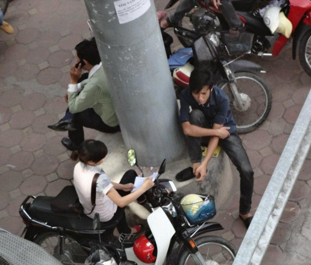 Đủ mọi tư thế chờ đợi... ĐÁP ÁN TIẾNG ANH KHỐI A1, D1 HỆ CAO ĐẲNG 2012 - ĐÁP ÁN MÔN VĂN KHỐI C, D HỆ CAO ĐẲNG 2012 - ĐÁP ÁN MÔN SINH KHỐI B HỆ CAO ĐẲNG 2012 - ĐÁP ÁN MÔN VẬT LÝ KHỐI A, A1 HỆ CAO ĐẲNG 2012 - ĐÁP ÁN MÔN LỊCH SỬ KHỐI C HỆ CAO ĐẲNG 2012 - ĐÁP ÁN MÔN LỊCH SỬ KHỐI C HỆ CAO ĐẲNG 2012