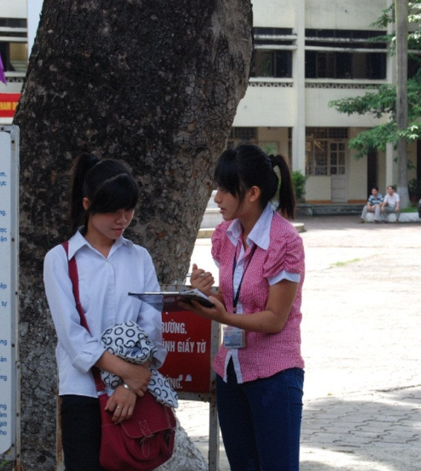 Cùng trao đổi bài sau khi bước ra khỏi phòng thi. ĐÁP ÁN THI CAO ĐẲNG 2012 CỦA BỘ GIÁO DỤC: ĐÁP ÁN TIẾNG ANH KHỐI A1, D HỆ CAO ĐẲNG 2012 - ĐÁP ÁN MÔN VẬT LÍ KHỐI A, A1 HỆ CAO ĐẲNG 2012 - ĐÁP ÁN MÔN HÓA KHỐI A, B - ĐÁP ÁN MÔN TOÁN KHỐI A, A1, B, D HỆ CAO ĐẲNG 2012 - ĐÁP ÁN MÔN VĂN KHỐI C, D HỆ CAO ĐẲNG 2012 - ĐÁP ÁN TIẾNG TRUNG, PHÁP, NGA HỆ CAO ĐẲNG 2012 Cùng trao đổi bài sau khi bước ra khỏi phòng thi. ĐÁP ÁN THI CAO ĐẲNG 2012 CỦA BỘ GIÁO DỤC: ĐÁP ÁN TIẾNG ANH KHỐI A1, D HỆ CAO ĐẲNG 2012 - ĐÁP ÁN MÔN VẬT LÍ KHỐI A, A1 HỆ CAO ĐẲNG 2012 - ĐÁP ÁN MÔN HÓA KHỐI A, B - ĐÁP ÁN MÔN TOÁN KHỐI A, A1, B, D HỆ CAO ĐẲNG 2012 - ĐÁP ÁN MÔN VĂN KHỐI C, D HỆ CAO ĐẲNG 2012 - ĐÁP ÁN TIẾNG TRUNG, PHÁP, NGA HỆ CAO ĐẲNG 2012