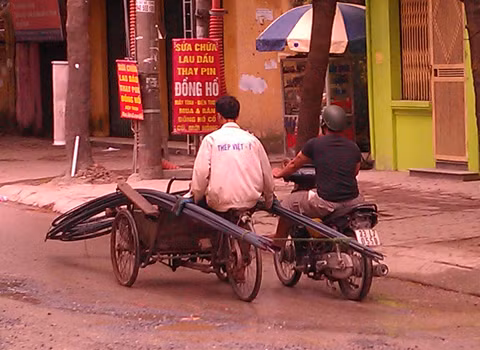 Chụp trên phố Thái Thịnh, Hà Nội. Ảnh: Đinh Bảo Việt.