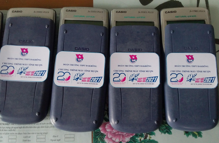 Những chiếc máy tính đi mượn tiếp sức mùa thi năm 2021. Những chiếc máy tính đi mượn tiếp sức mùa thi năm 2021.