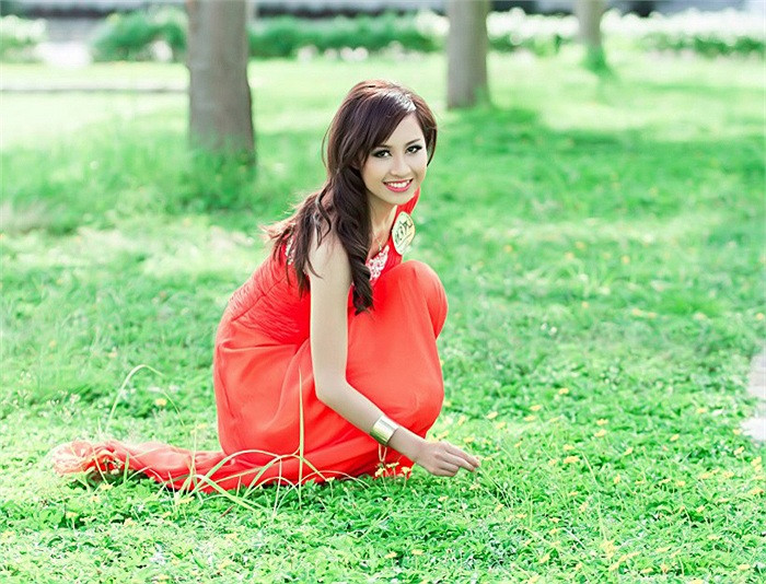 Vũ Ngọc Phương Trinh. >> 12 NỮ SINH ĐẸP NHẤT TRƯỜNG PTTH VIỆT ĐỨC >> Hotgirl Hà Lade gợi cảm chào ngày mới >>Miss ĐH Sư phạm Hà Nội diện áo dài cực xinh >> Phát sốt vì 4 nữ giáo viên xinh đẹp >>Hoa khôi ĐH Thương Mại 2012 duyên dáng áo dài >>Những hotgirl xinh đẹp làm "điên đảo" cư dân mạng (P8) >>Midu, Hà Min, Linh Hàn đọ dáng "nóng bỏng" >>Ngắm vẻ đẹp kiêu sa của Á hậu Hoàng Anh