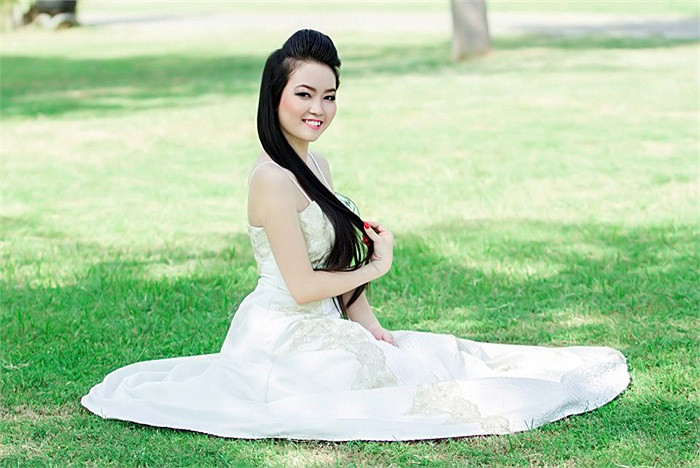 Nguyễn Thị Ngọc Lợi rạng rỡ ở mọi góc nhìn. >> 12 NỮ SINH ĐẸP NHẤT TRƯỜNG PTTH VIỆT ĐỨC >> Hotgirl Hà Lade gợi cảm chào ngày mới >>Miss ĐH Sư phạm Hà Nội diện áo dài cực xinh >> Phát sốt vì 4 nữ giáo viên xinh đẹp >>Hoa khôi ĐH Thương Mại 2012 duyên dáng áo dài >>Những hotgirl xinh đẹp làm "điên đảo" cư dân mạng (P8) >>Midu, Hà Min, Linh Hàn đọ dáng "nóng bỏng" >>Ngắm vẻ đẹp kiêu sa của Á hậu Hoàng Anh