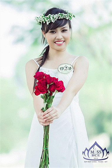 Nguyễn Thị Thương trẻ trung và yêu đời. >> 12 NỮ SINH ĐẸP NHẤT TRƯỜNG PTTH VIỆT ĐỨC >> Hotgirl Hà Lade gợi cảm chào ngày mới >>Miss ĐH Sư phạm Hà Nội diện áo dài cực xinh >> Phát sốt vì 4 nữ giáo viên xinh đẹp >>Hoa khôi ĐH Thương Mại 2012 duyên dáng áo dài >>Những hotgirl xinh đẹp làm "điên đảo" cư dân mạng (P8) >>Midu, Hà Min, Linh Hàn đọ dáng "nóng bỏng" >>Ngắm vẻ đẹp kiêu sa của Á hậu Hoàng Anh