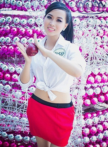 Phan Thị Diễm My trẻ trung và cá tính. >> 12 NỮ SINH ĐẸP NHẤT TRƯỜNG PTTH VIỆT ĐỨC >> Hotgirl Hà Lade gợi cảm chào ngày mới >>Miss ĐH Sư phạm Hà Nội diện áo dài cực xinh >> Phát sốt vì 4 nữ giáo viên xinh đẹp >>Hoa khôi ĐH Thương Mại 2012 duyên dáng áo dài >>Những hotgirl xinh đẹp làm "điên đảo" cư dân mạng (P8) >>Midu, Hà Min, Linh Hàn đọ dáng "nóng bỏng" >>Ngắm vẻ đẹp kiêu sa của Á hậu Hoàng Anh