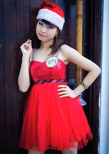 Cuộc thi là cơ hội để các nữ sinh của trường CĐ Kinh tế TP.HCM có dịp được tỏa sáng tài năng và sắc đẹp. >> 12 NỮ SINH ĐẸP NHẤT TRƯỜNG PTTH VIỆT ĐỨC >> Hotgirl Hà Lade gợi cảm chào ngày mới >>Miss ĐH Sư phạm Hà Nội diện áo dài cực xinh >> Phát sốt vì 4 nữ giáo viên xinh đẹp >>Hoa khôi ĐH Thương Mại 2012 duyên dáng áo dài >>Những hotgirl xinh đẹp làm "điên đảo" cư dân mạng (P8) >>Midu, Hà Min, Linh Hàn đọ dáng "nóng bỏng" >>Ngắm vẻ đẹp kiêu sa của Á hậu Hoàng Anh