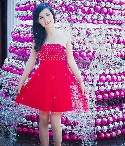 Văn Thị Bảo Trâm tinh nghịch và duyên dáng. >> 12 NỮ SINH ĐẸP NHẤT TRƯỜNG PTTH VIỆT ĐỨC >> Hotgirl Hà Lade gợi cảm chào ngày mới >>Miss ĐH Sư phạm Hà Nội diện áo dài cực xinh >> Phát sốt vì 4 nữ giáo viên xinh đẹp >>Hoa khôi ĐH Thương Mại 2012 duyên dáng áo dài >>Những hotgirl xinh đẹp làm "điên đảo" cư dân mạng (P8) >>Midu, Hà Min, Linh Hàn đọ dáng "nóng bỏng" >>Ngắm vẻ đẹp kiêu sa của Á hậu Hoàng Anh