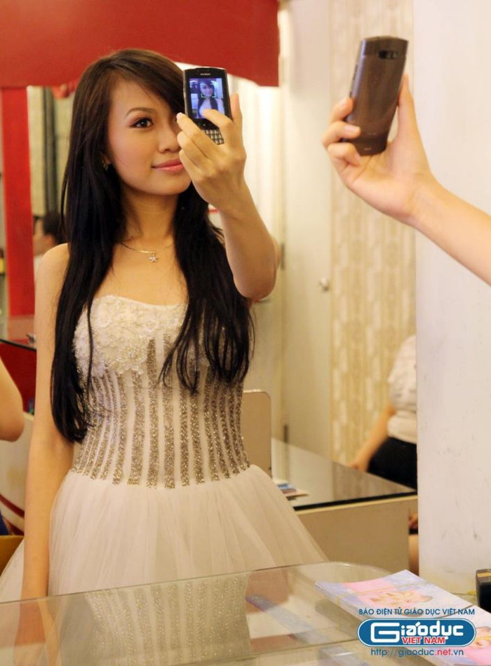 >>Miss ĐH Sư phạm Hà Nội diện áo dài cực xinh >> Phát sốt vì 4 nữ giáo viên xinh đẹp >>Hoa khôi ĐH Thương Mại 2012 duyên dáng áo dài >>Những hotgirl xinh đẹp làm "điên đảo" cư dân mạng (P8) >>Midu, Hà Min, Linh Hàn đọ dáng "nóng bỏng" >>Ngắm vẻ đẹp kiêu sa của Á hậu Hoàng Anh >>PHÁT SỐT VÌ NỮ THẠC SĨ ĐẸP NHẤT TRUNG QUỐC AI ĐẸP HƠN HOTGIRL KIM PHƯỢNG? >>Phát sốt vì nữ sinh Trung Quốc đẹp như siêu mẫu >>Miss ĐH Sư phạm Hà Nội diện áo dài cực xinh >> Phát sốt vì 4 nữ giáo viên xinh đẹp >>Hoa khôi ĐH Thương Mại 2012 duyên dáng áo dài >>Những hotgirl xinh đẹp làm "điên đảo" cư dân mạng (P8) >>Midu, Hà Min, Linh Hàn đọ dáng "nóng bỏng" >>Ngắm vẻ đẹp kiêu sa của Á hậu Hoàng Anh >>PHÁT SỐT VÌ NỮ THẠC SĨ ĐẸP NHẤT TRUNG QUỐC AI ĐẸP HƠN HOTGIRL KIM PHƯỢNG? >>Phát sốt vì nữ sinh Trung Quốc đẹp như siêu mẫu