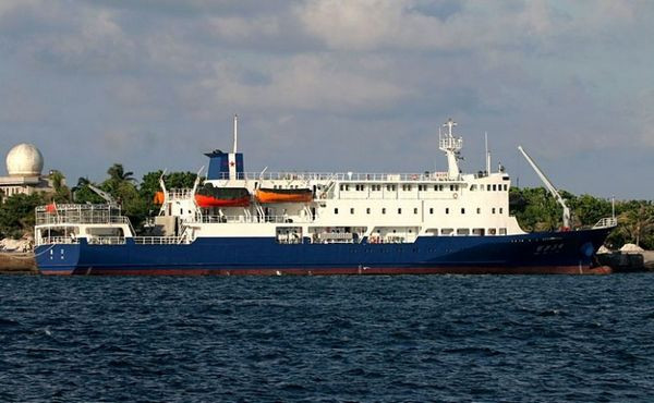 Tàu vận tải Quỳnh Sa 3 của Trung Quốc cập cầu cảng mà Bắc Kinh xây dựng trái phép tại đảo Phú Lâm, Hoàng Sa thuộc chủ quyền Việt Nam Tàu vận tải Quỳnh Sa 3 của Trung Quốc cập cầu cảng mà Bắc Kinh xây dựng trái phép tại đảo Phú Lâm, Hoàng Sa thuộc chủ quyền Việt Nam