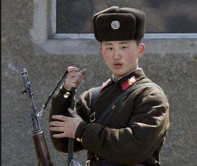 Một người lính Bắc Triều Tiên (hình minh họa) Một người lính Bắc Triều Tiên (hình minh họa)