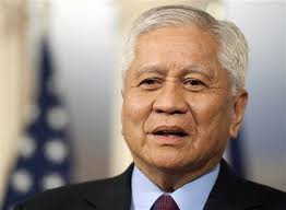 Ngoại trưởng Philippines Albert del Rosario