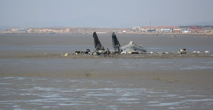 Đái Húc, viên Đại tá không quân và là một nhà bình luận quân sự Trung Quốc cho rằng vụ rơi Su-27 cũng như các sự cố huấn luyện khác là cái giá phải trả để nâng cao sức chiến đấu Đái Húc, viên Đại tá không quân và là một nhà bình luận quân sự Trung Quốc cho rằng vụ rơi Su-27 cũng như các sự cố huấn luyện khác là cái giá phải trả để nâng cao sức chiến đấu