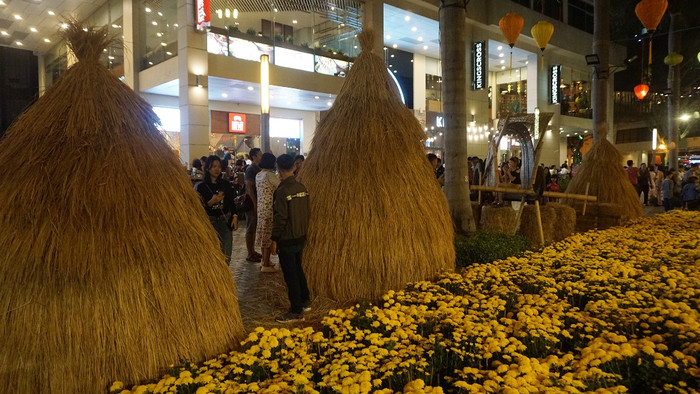 Những ụ rơm mang biểu tượng của một mùa bội thu. (Ảnh: H.L)