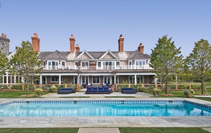 Tại Bridgehampton, New York (Mỹ), rất nhiều biệt thự có phòng chơi bowling, tuy nhiên, có lẽ không nơi nào có thiết kế đẹp như The Sandcastle House. Tại Bridgehampton, New York (Mỹ), rất nhiều biệt thự có phòng chơi bowling, tuy nhiên, có lẽ không nơi nào có thiết kế đẹp như The Sandcastle House.